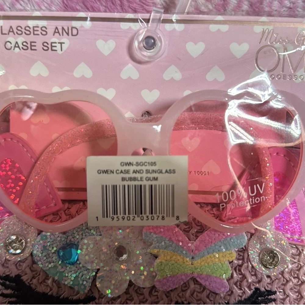 NWT Miss Gwen’s OMG Accessories Sunglasses & Hard Case Unicorn Set with handle.
